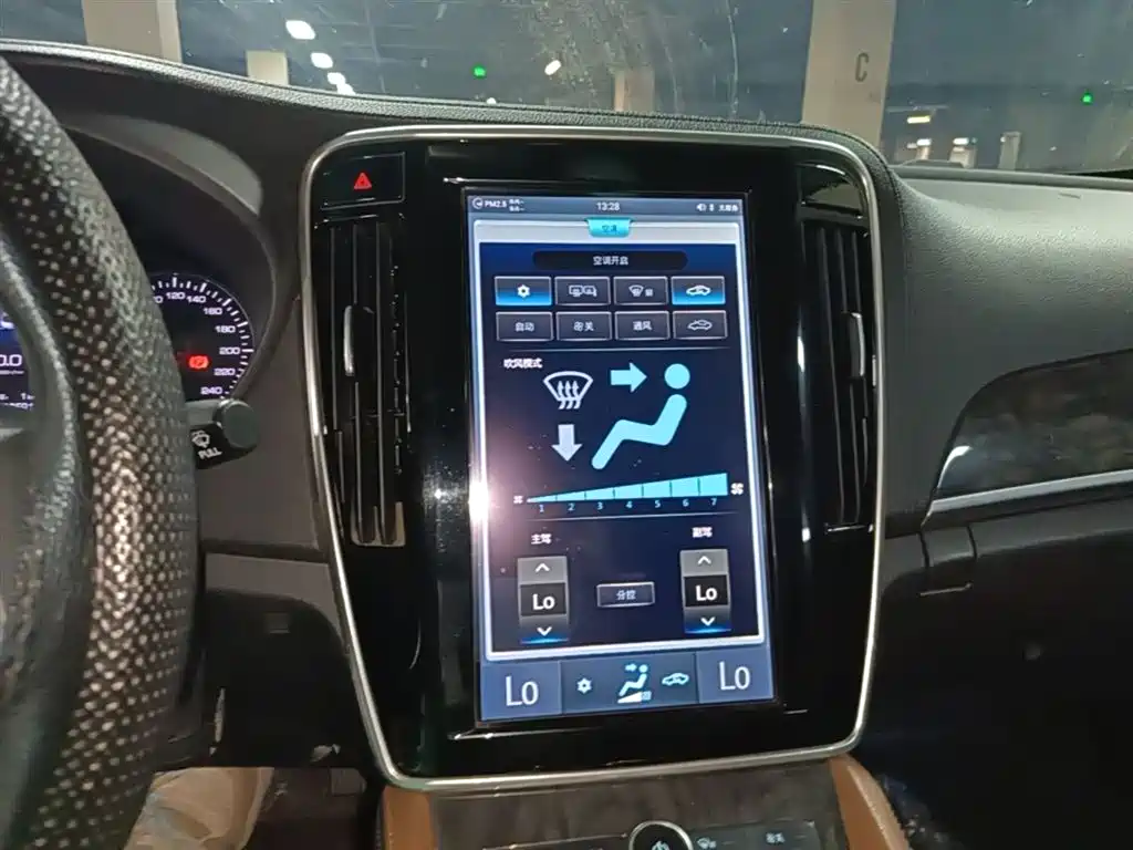 BYD Qin New Energy 2018 1.5T Smart Premium фото 13