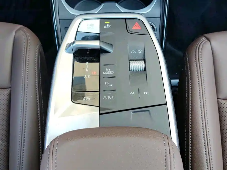 BMW iX1 2023 xDrive30L X Design Package фото 10