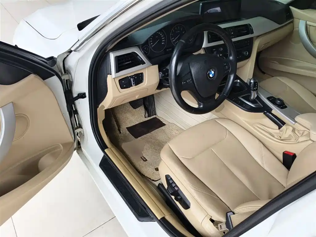 BMW 3 Series 2014 320Li Fashion фото 16