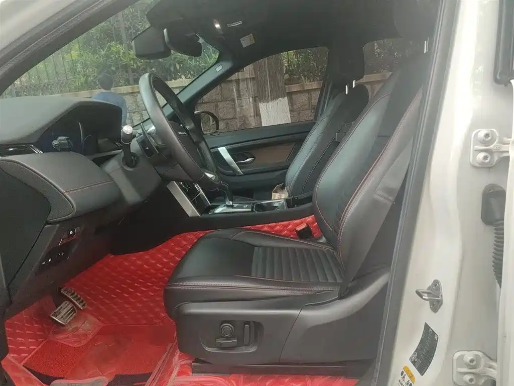 LAND ROVER DISCOVER NEW ENERGY SOURCES FOR SPORTS