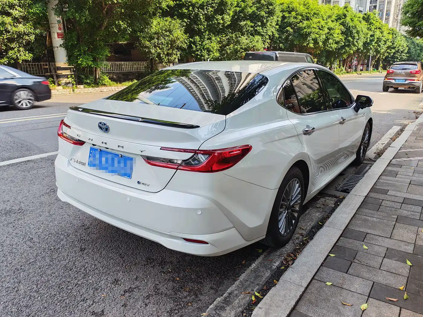 Toyota Camry 2024 Hybrid 2.0HGVP Luxury Edition фото 8