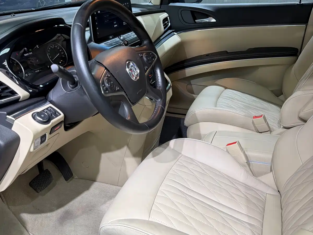 Photo 7 - Buick GL8