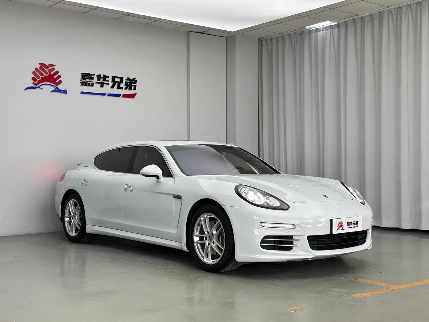 Porsche Panamera 2016 Panamera 4 Executive Edition 3.0T фото 5