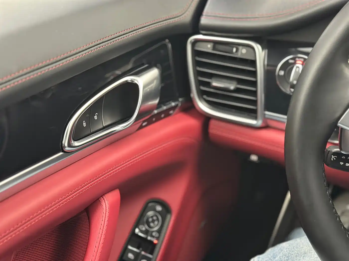 Porsche Panamera 2016 Panamera 4 Executive Edition 3.0T фото 32