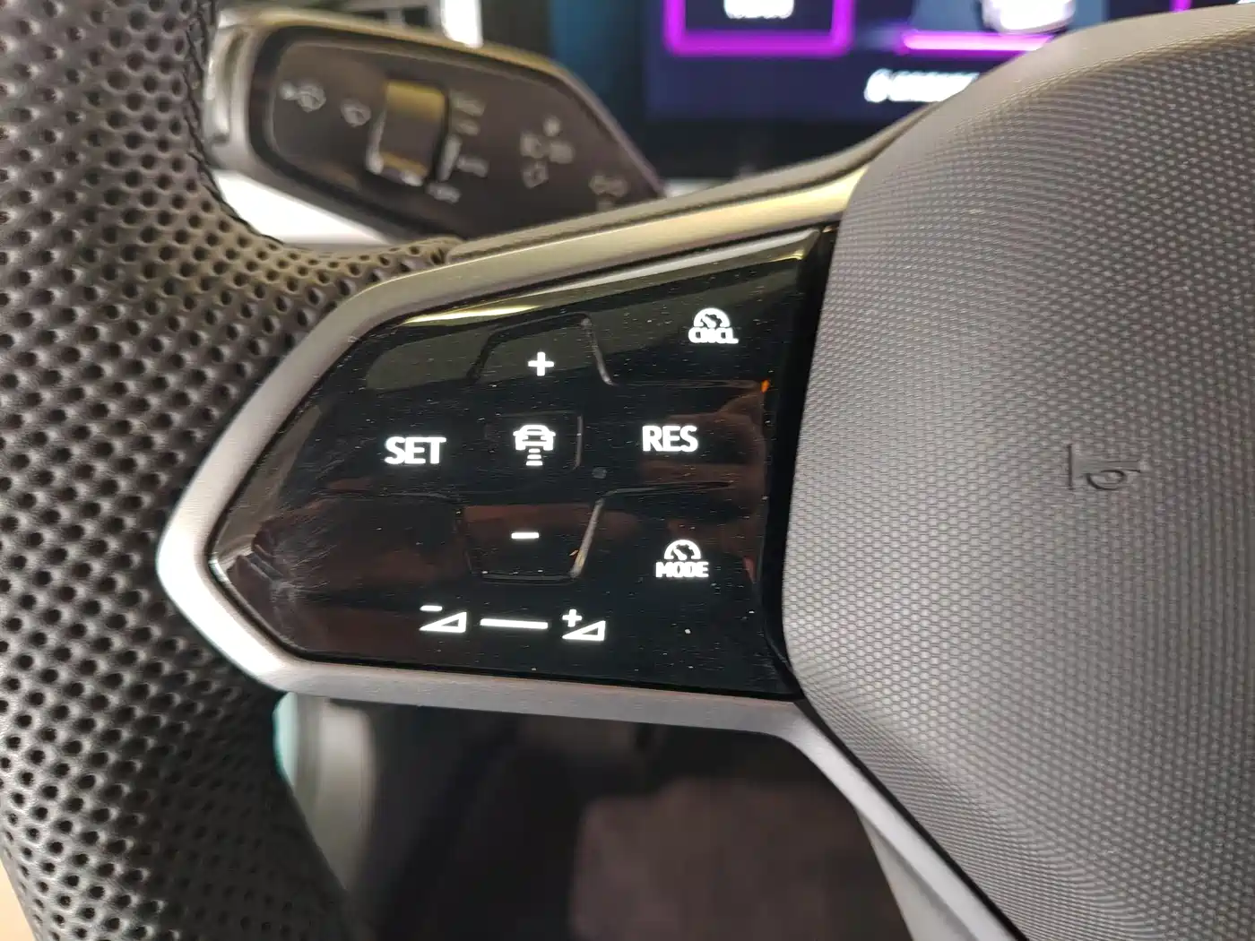 Volkswagen Passat 2025 Model Pro 380TSI Starlight Dragon Premium Edition фото 16