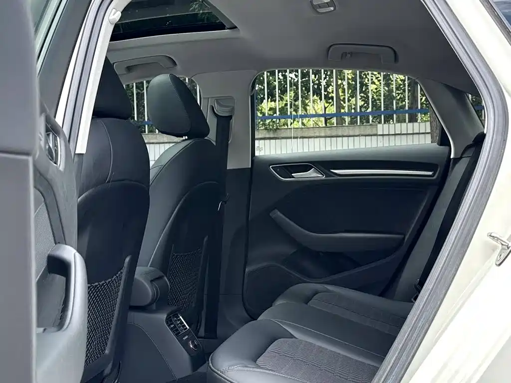 Audi A3 (Import) 2014 2014 Limousine 40 TFSI S line Comfort