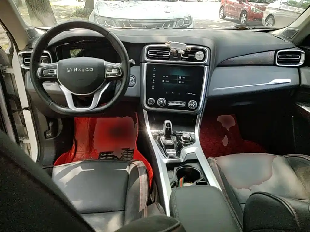 Lynk & Co 01 2017 2.0T AWD Pro фото 10