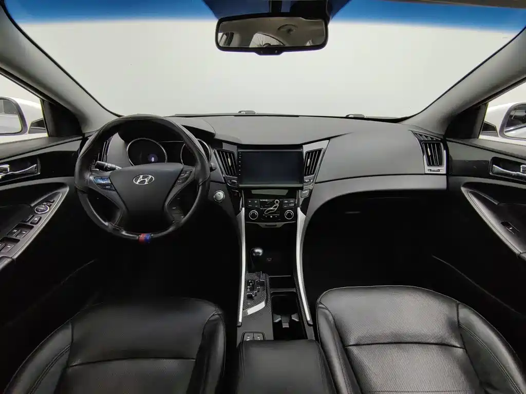 Фото 5 - Hyundai Sonata