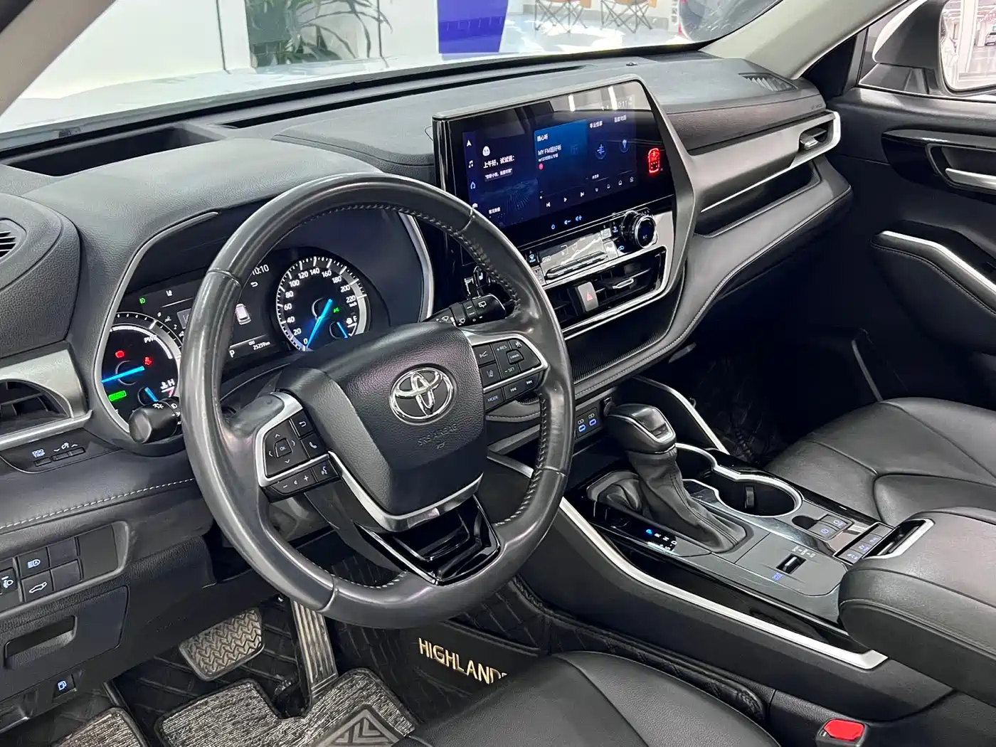 Toyota Highlander 2022 Model Dual Engine 2.5L 4WD Premium Edition 7-Seater фото 21