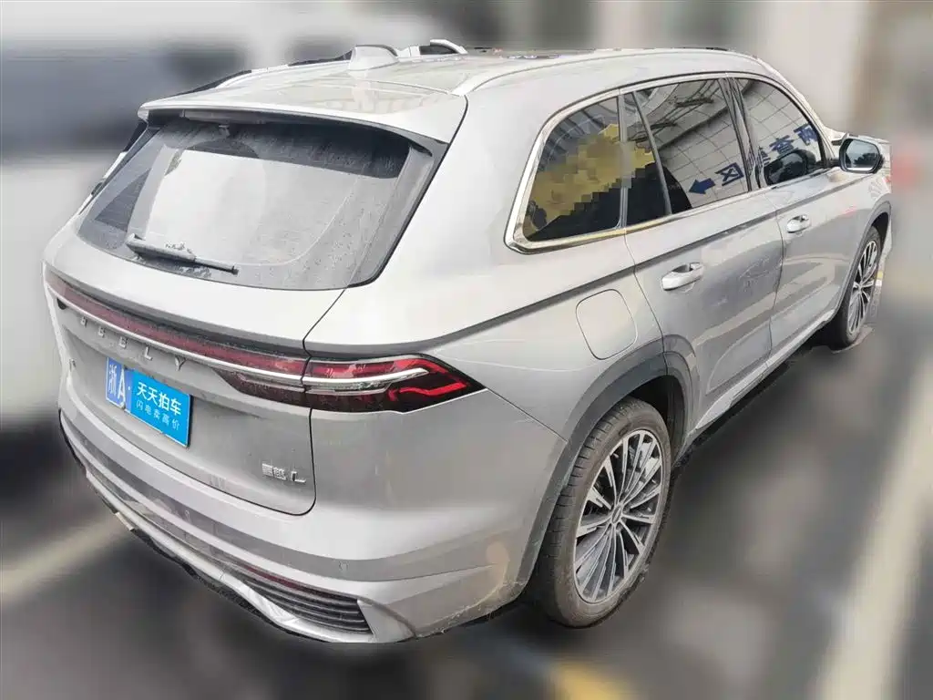 Фото 2 - Geely Monjaro