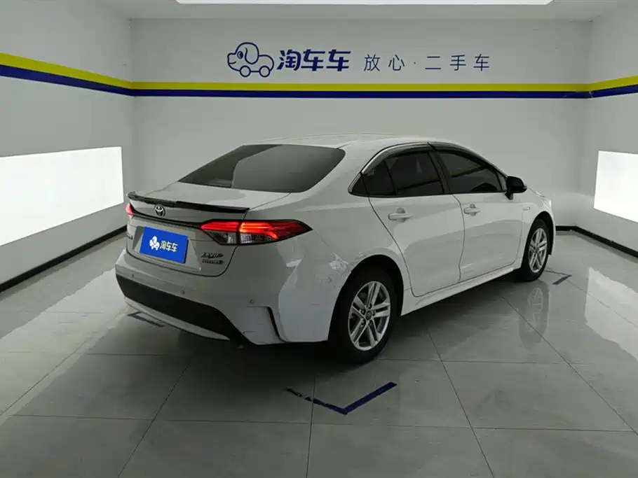 Toyota Levin 2022 Dual Engine 1.8H E-CVT Leading Edition фото 3