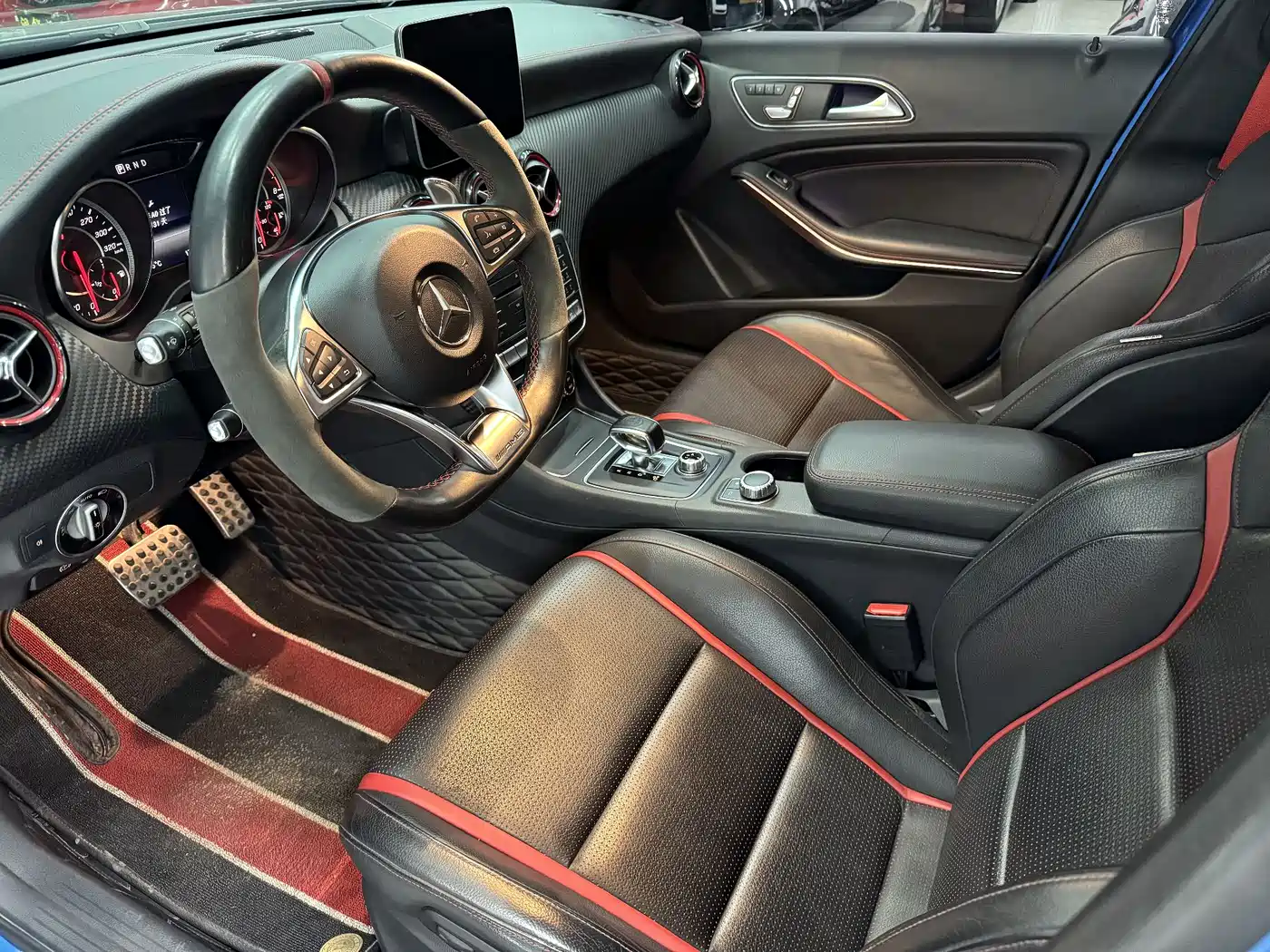 Mercedes-Benz A-Class AMG (Import) 2016 AMG A 45 4MATIC фото 9