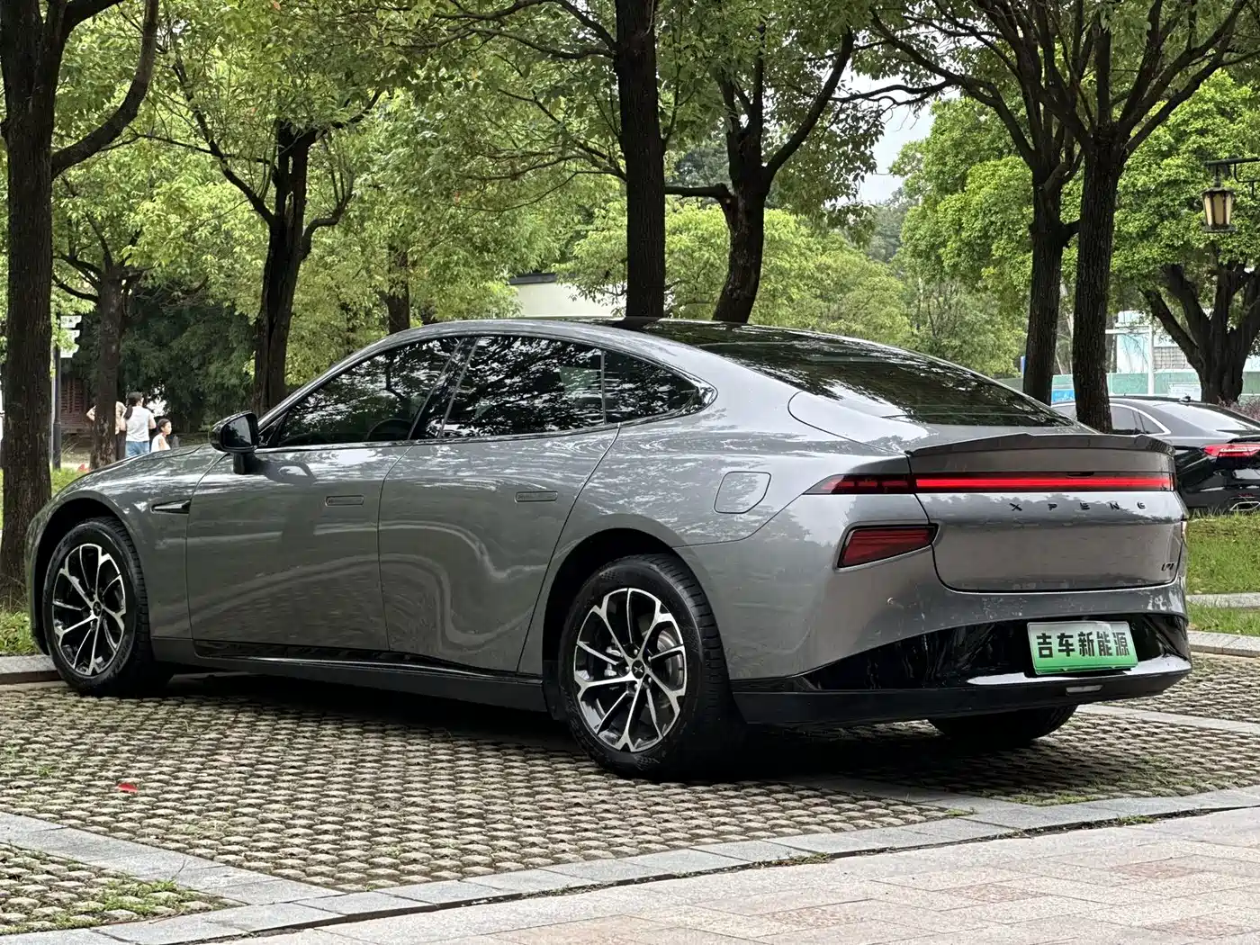 Фото 7 - XPeng P7