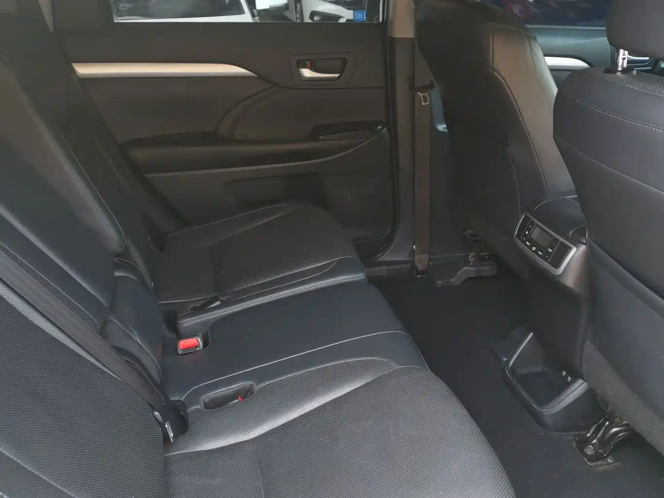 Toyota Highlander 2018 2.0T 4WD Luxury 7-seater China VI фото 9