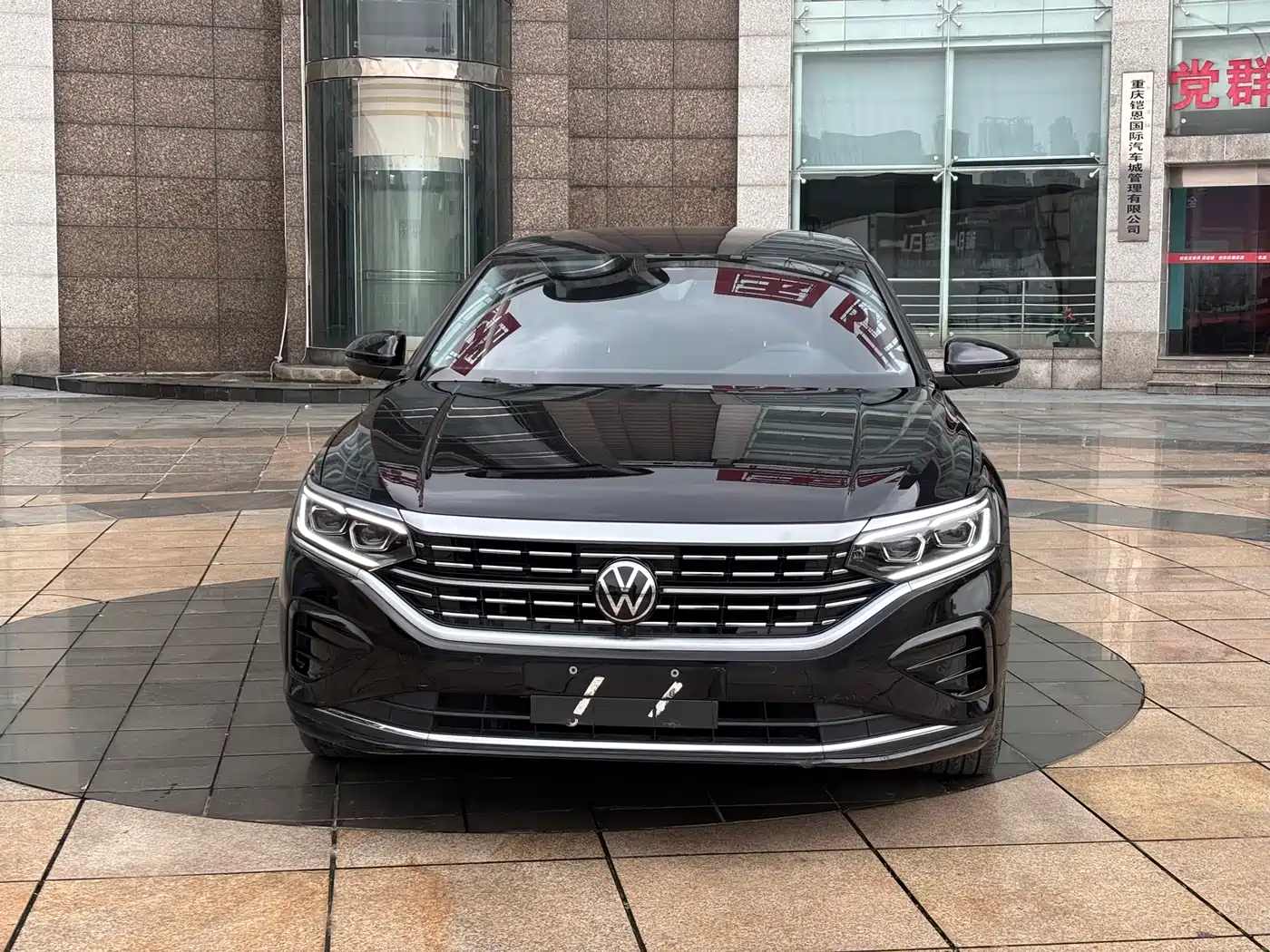 Volkswagen Passat 2023 330TSI Luxury Edition фото 2