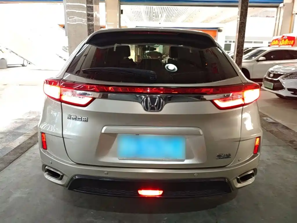 Фото 6 - Honda UR-V