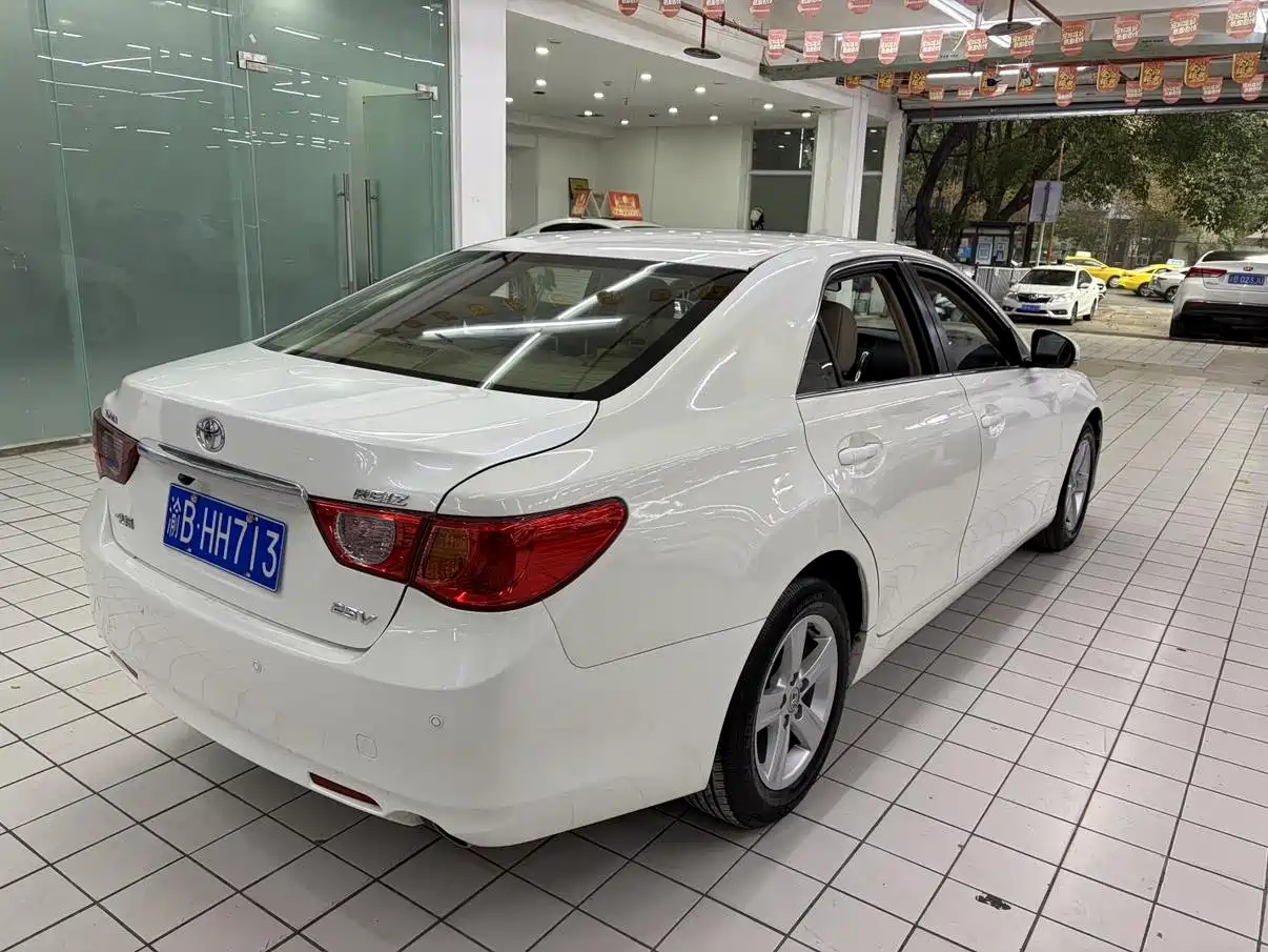 Toyota Reiz 2010 2.5V Elegance Elite Edition фото 6