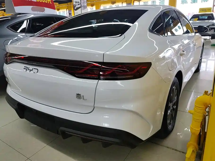 BYD Qin L 2024 DM-i 80KM Leading Edition фото 3