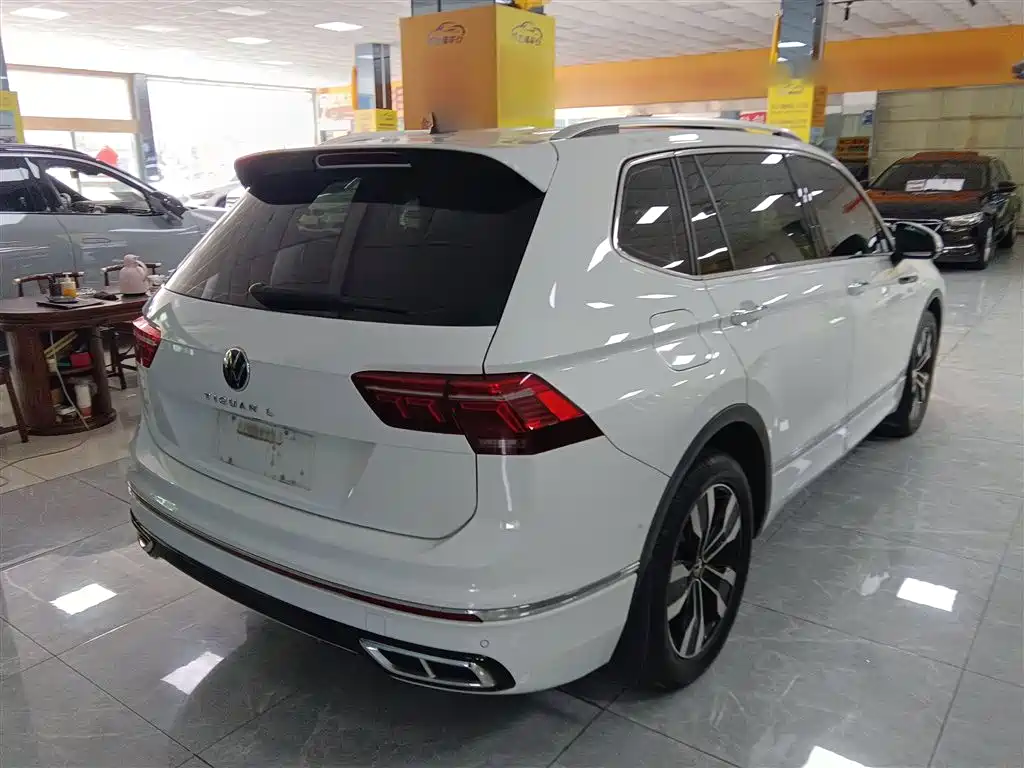 Volkswagen Tiguan L 2023 330TSI Auto 2WD R-Line Premium Edition фото 7