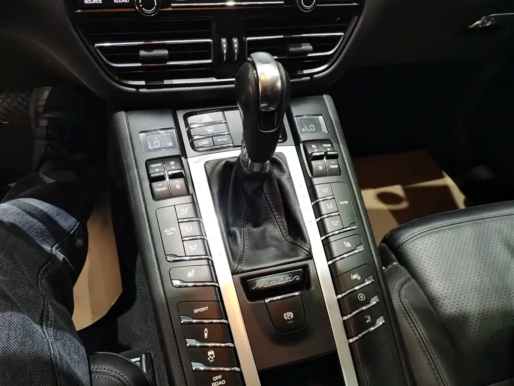 Porsche Macan 2020 Macan 2.0T фото 14