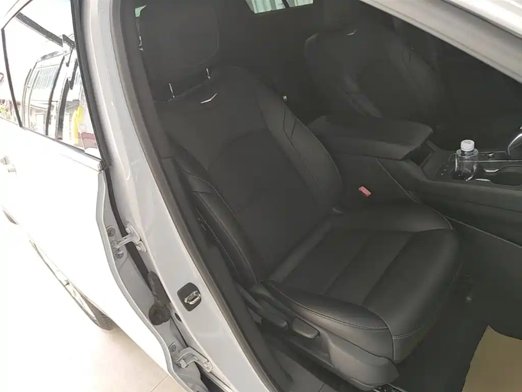 Cadillac XT4 2018 Model 28T 2WD Technology фото 25