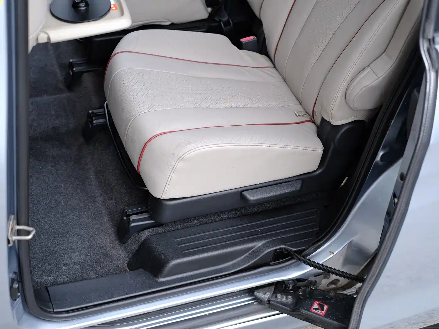 Mazda Mazda5 2012 2011 2.0L Automatic Comfort