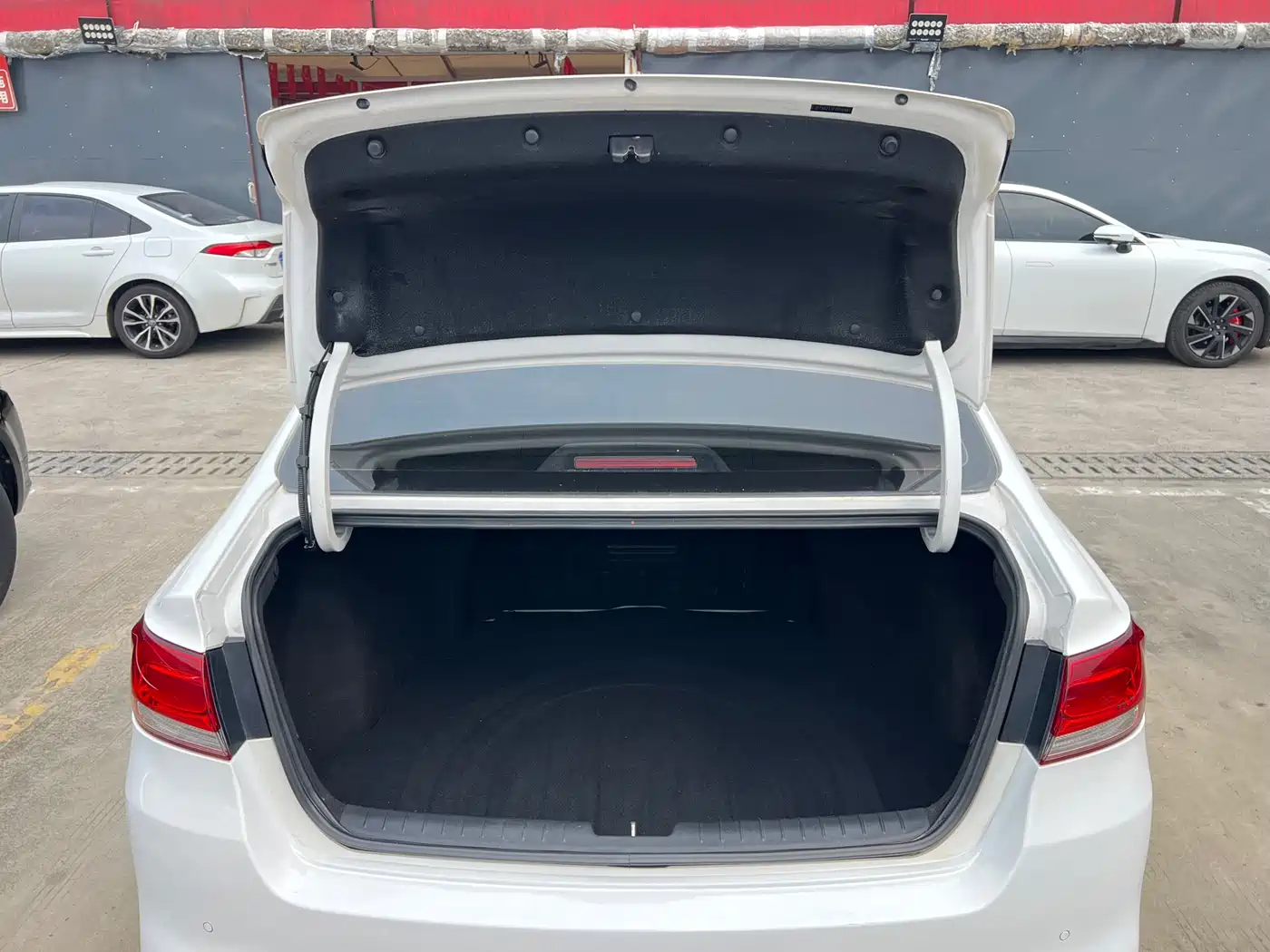 Kia K4 2015 2015 1.8L Automatic DLX Special