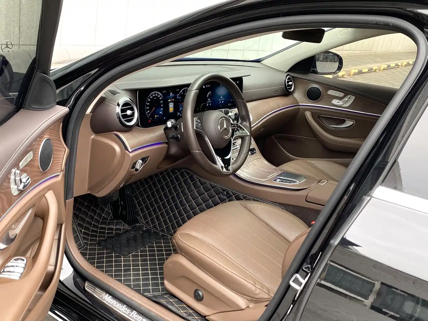 Mercedes-Benz E-Class 2023 E 300 L Fashion фото 4