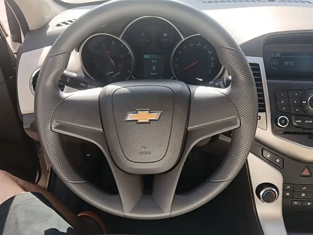 Chevrolet Cruze 2015 1.5L Classic SL MT фото 11