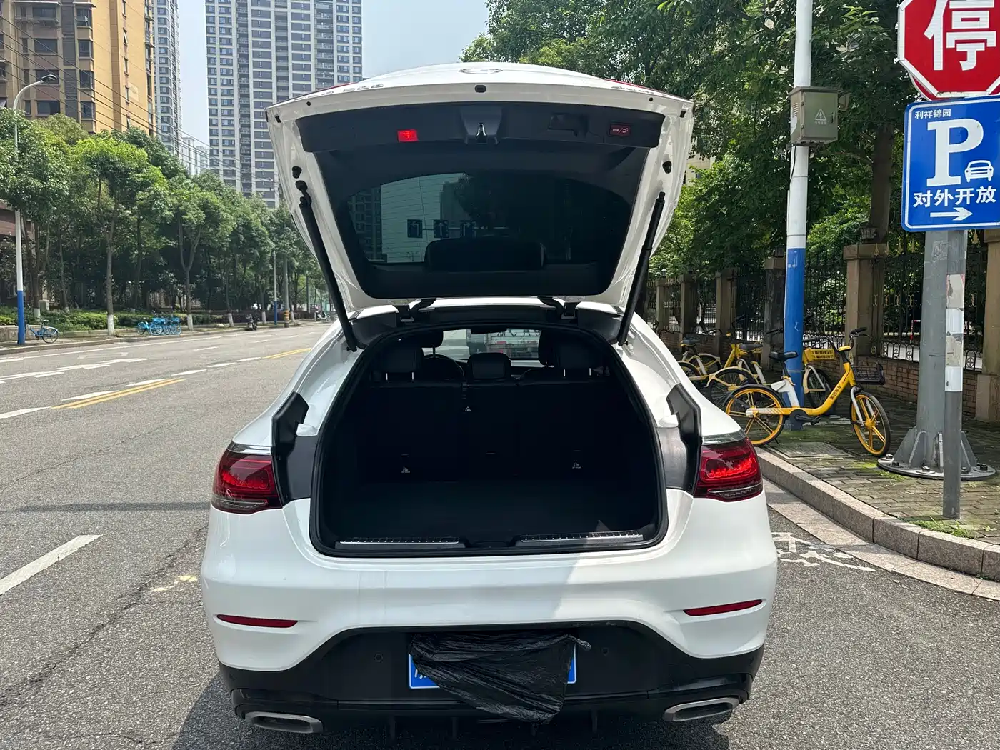 Mercedes-Benz GLC Coupe 2020 GLC 260 4MATIC Coupe SUV фото 23