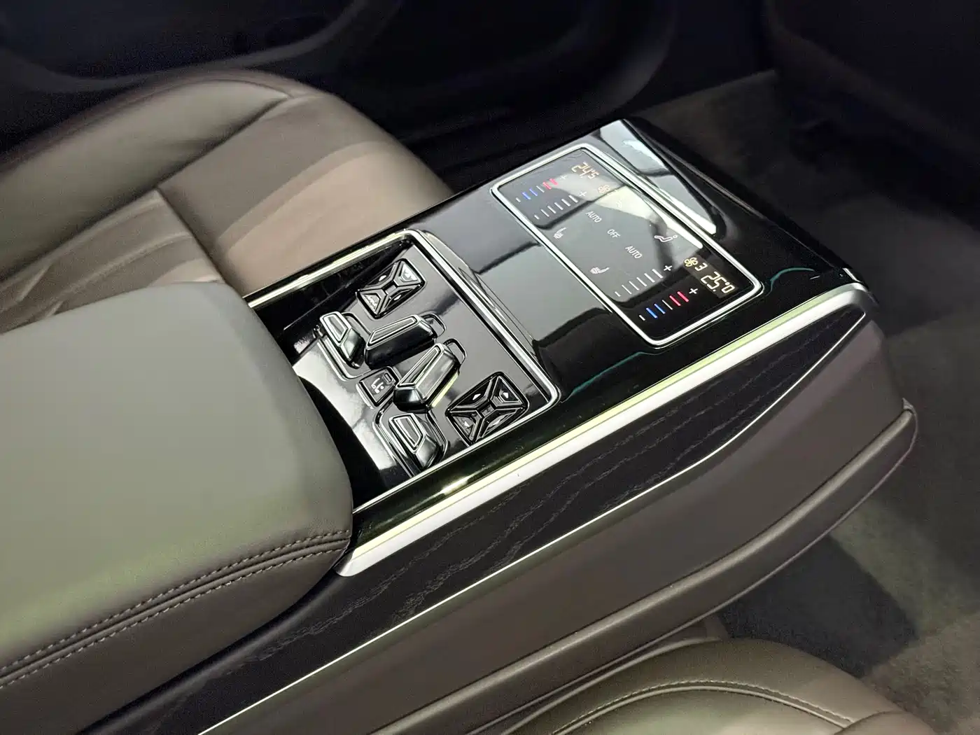 Audi A8 2019 Plus A8L 50 TFSI quattro Comfort фото 11