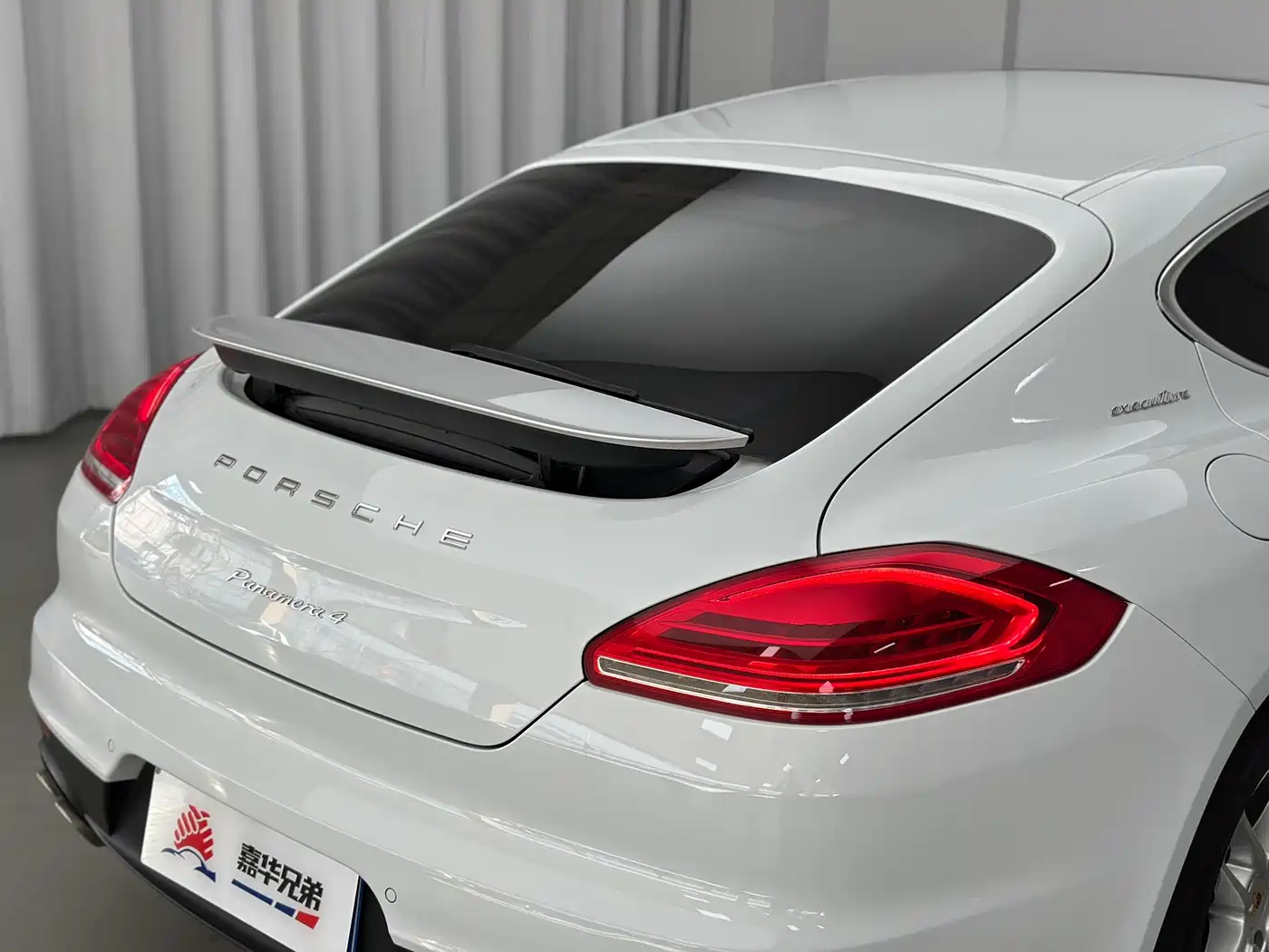 Porsche Panamera 2016 Panamera 4 Executive Edition 3.0T фото 16