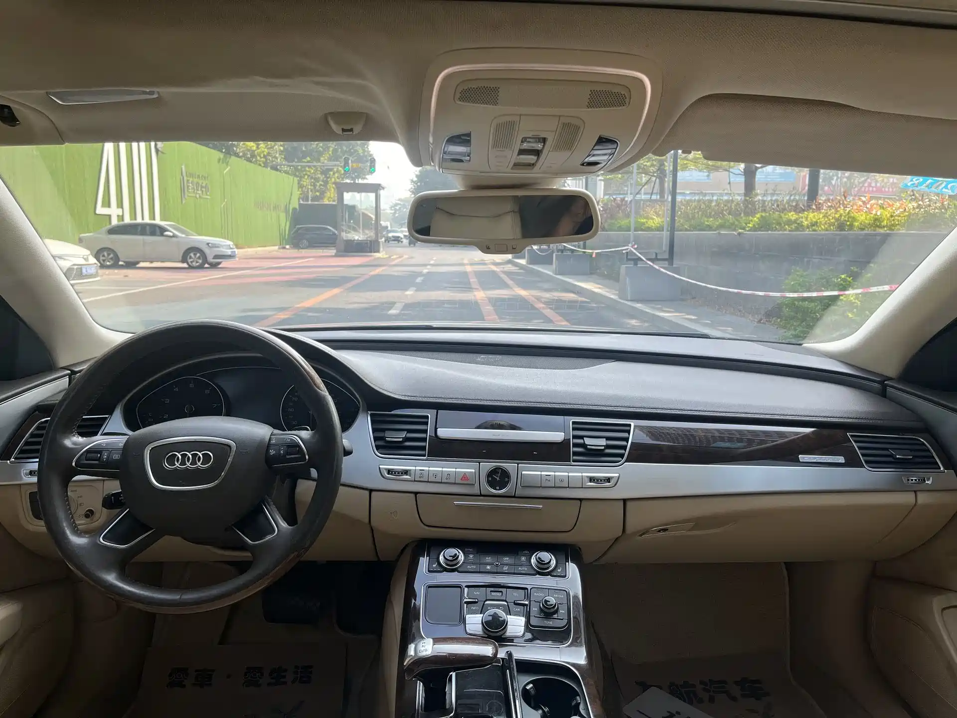 Photo 10 - Audi A8