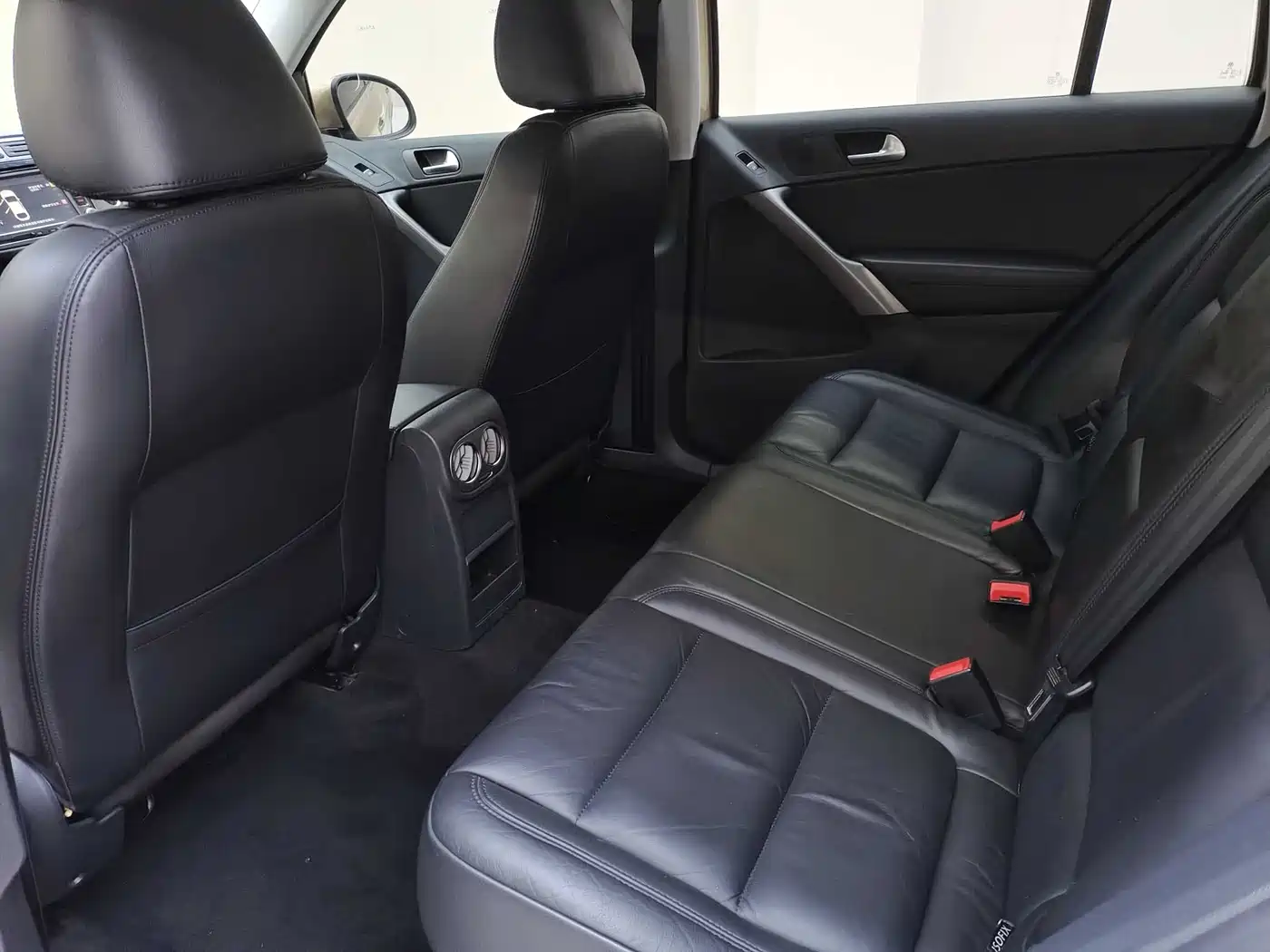 Volkswagen Tiguan 2012 1.8TSI Automatic 2WD Trend Edition фото 8