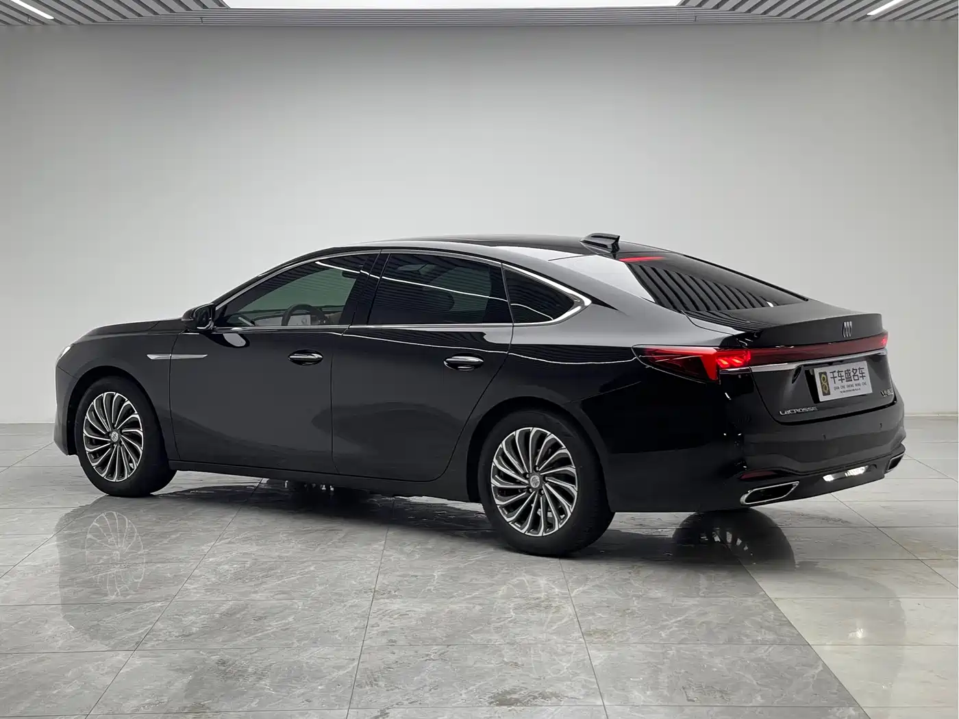 Buick LaCrosse 2023 25T Cross Edition фото 4