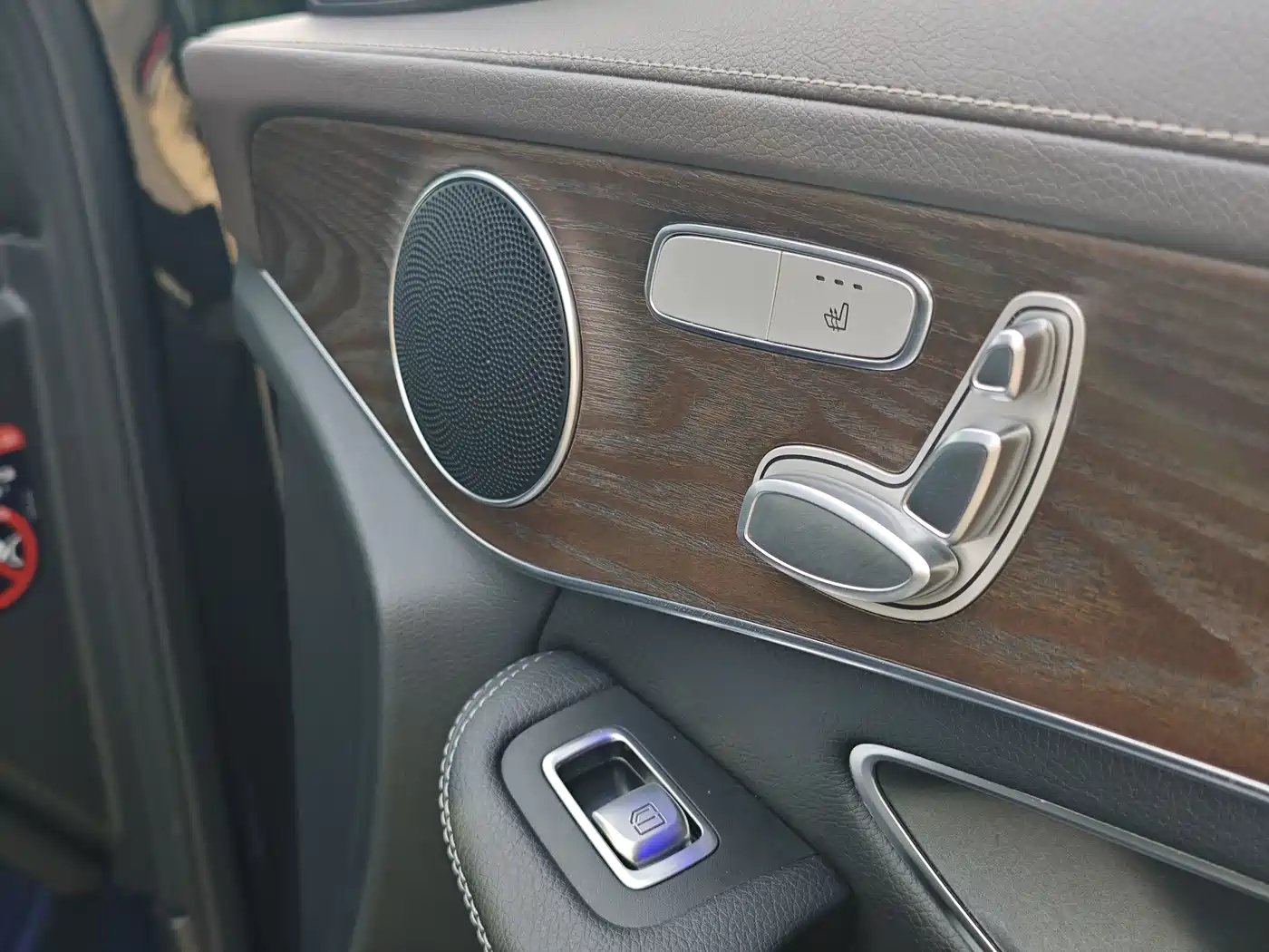 Mercedes-Benz GLC 2022 Facelift GLC 260 L 4MATIC Luxury Model фото 24