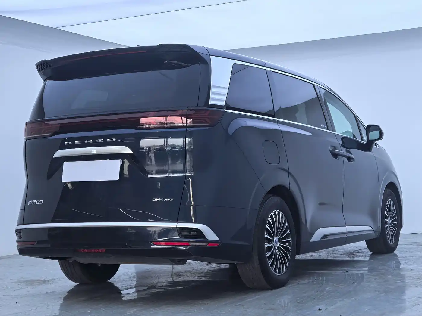 Denza D9 2022 2022 DM-i 970 All-Wheel Drive Honor Edition