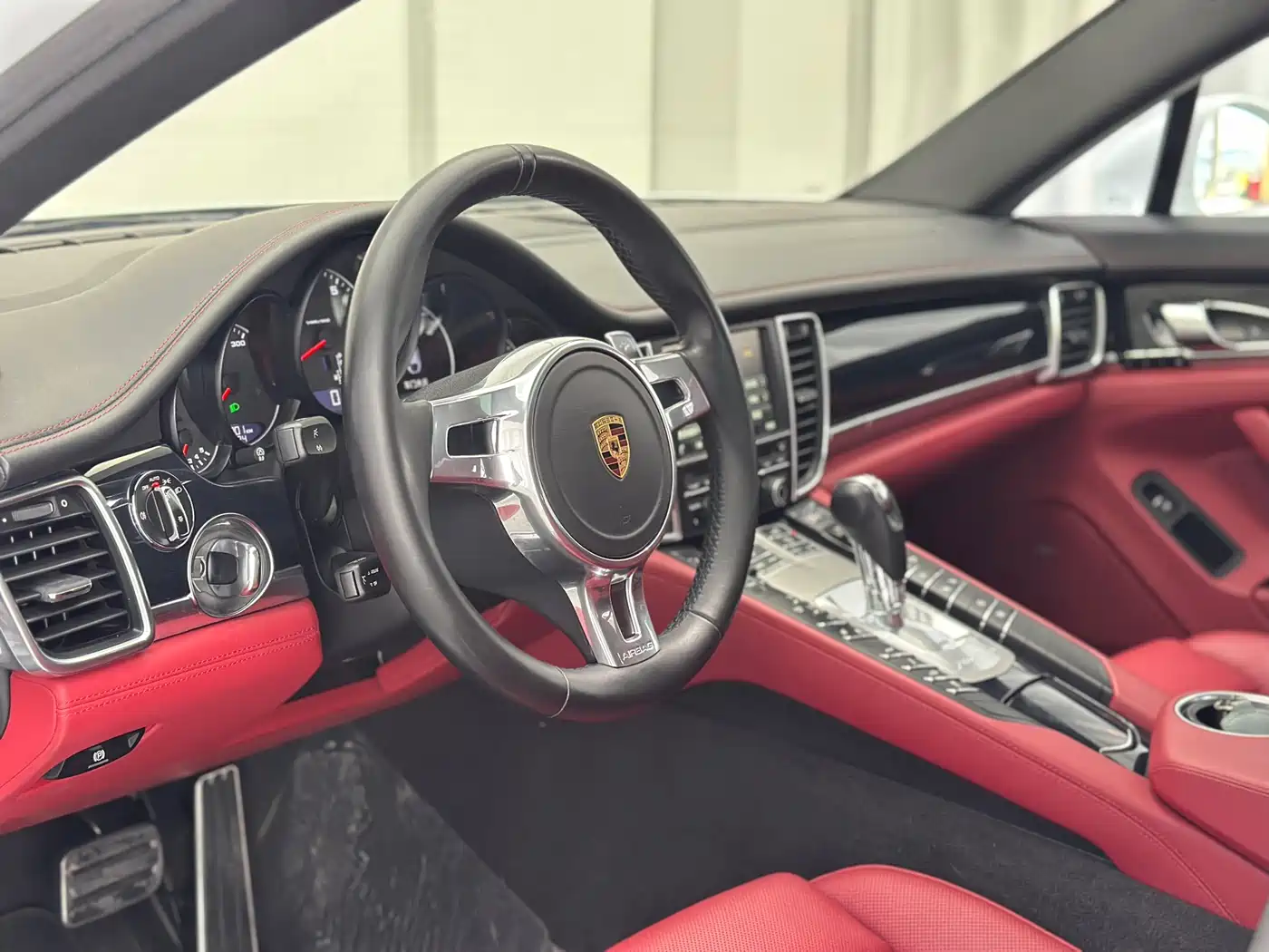 Porsche Panamera 2016 Panamera 4 Executive Edition 3.0T фото 17