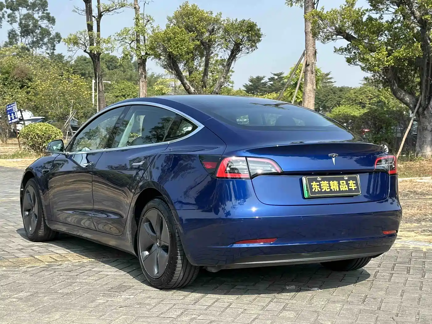 Tesla Model 3 (Import) 2019 2019 Standard Range RWD Upgraded Edition