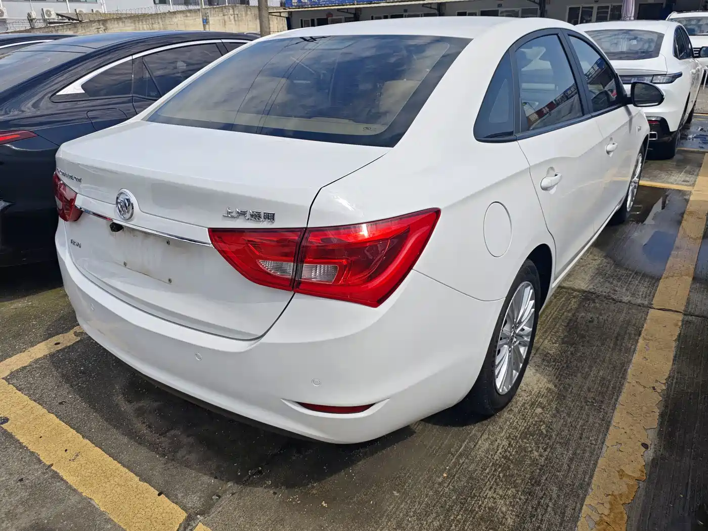 Фото 14 - Buick Excelle