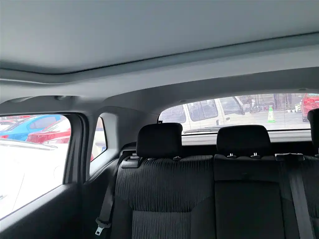 Peugeot 3008 2015 1.6THP Automatic Classic Edition фото 14