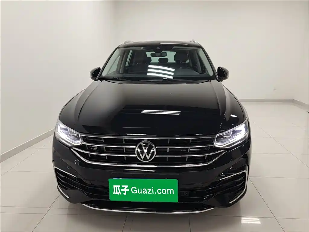 Volkswagen Tiguan L 2023 330TSI Auto 2WD R-Line Premium Edition фото 3