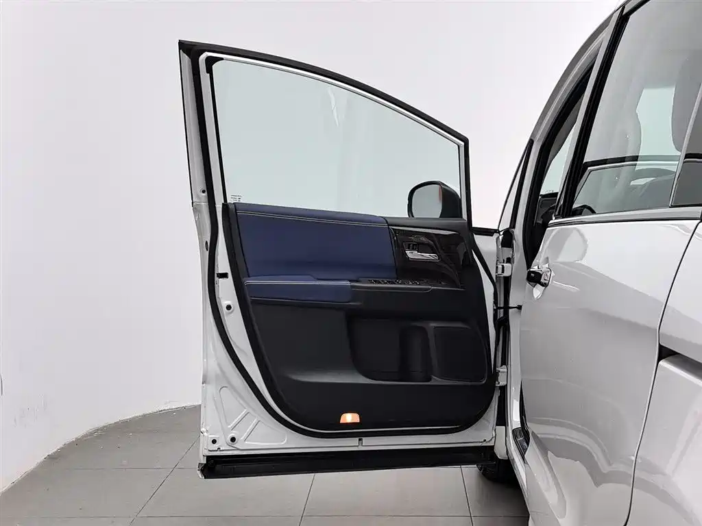 Honda Odyssey 2021 2.0L Sharp Premium Edition фото 8