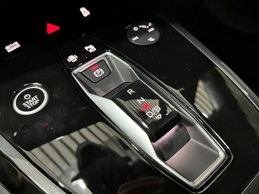 Audi Q4 e-tron 2023 40 e-tron Innovation Edition фото 17