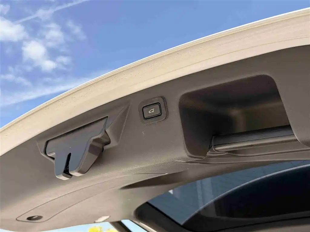 Land Rover Discovery Sport 2020 249PS R-Dynamic Performance фото 24