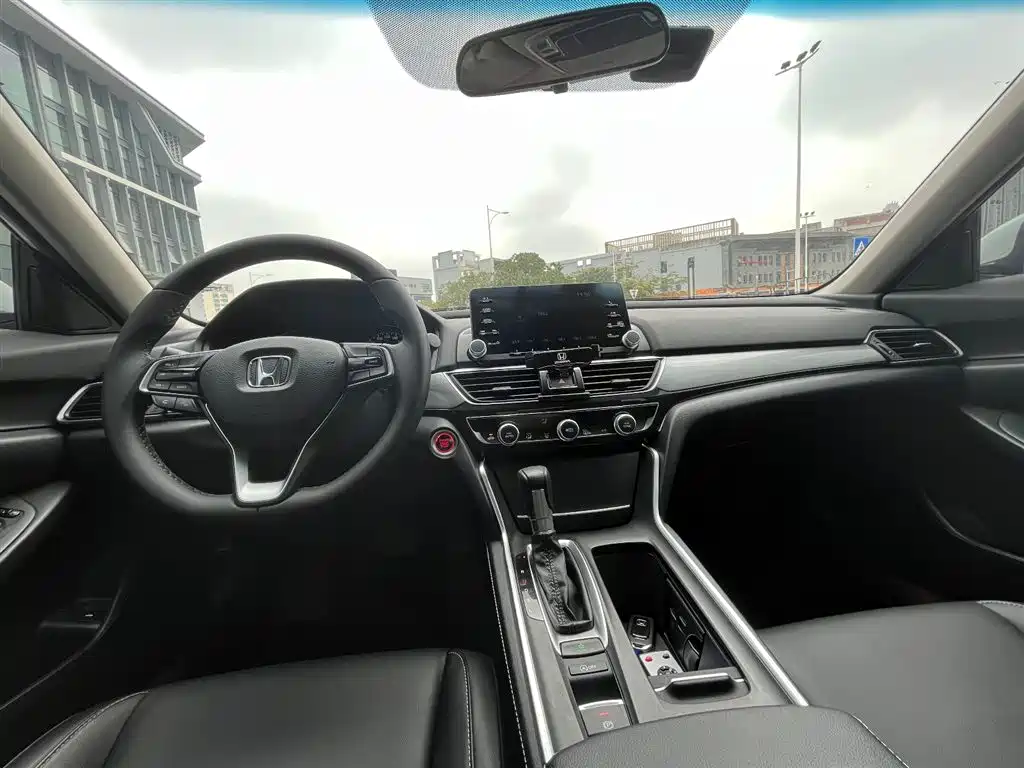 Honda Inspire 2019 260TURBO Deluxe Edition China VI фото 13