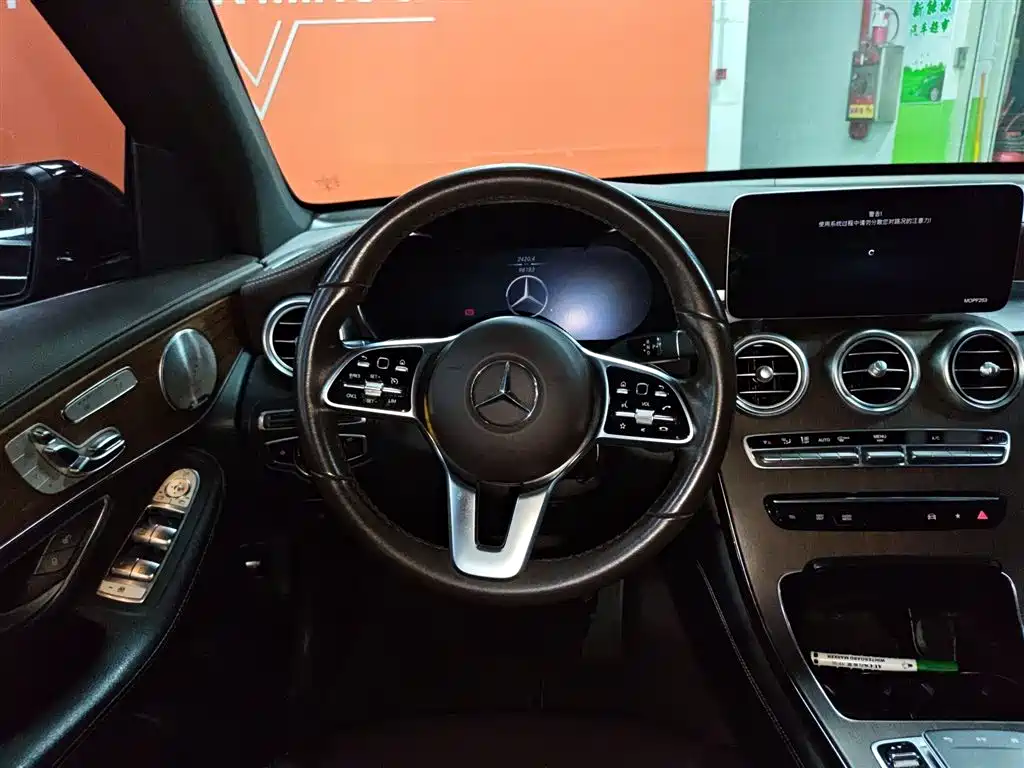 Mercedes-Benz GLC 2021 GLC 300 L 4MATIC Sporty фото 6