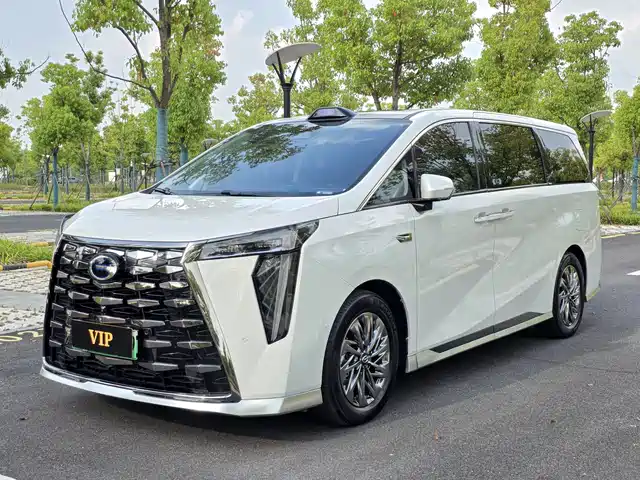 GAC Trumpchi Trumpchi Xiangwang M8 2025 Model QianKun Series Ultra First Class