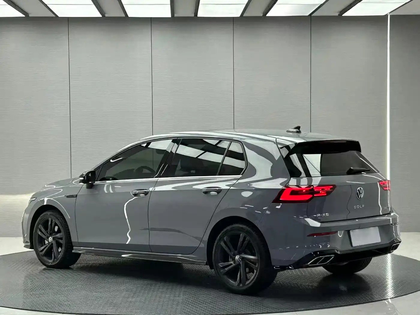Volkswagen Golf 2021 280TSI DSG R-Line фото 3