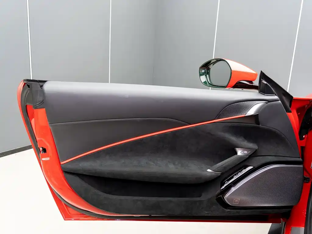 Ferrari Roma 2025 2020 3.9T V8